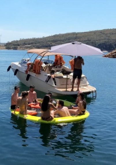 Passeio de Lancha com Boia Flutuante 4 ou 7h de Passeio